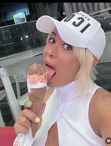 транс девушка латиноамериканка