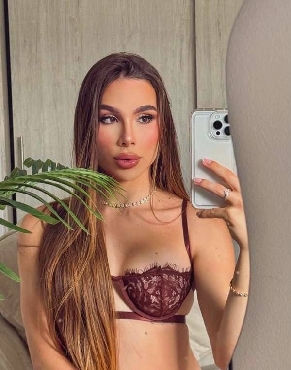 Трансексуалка Камилла