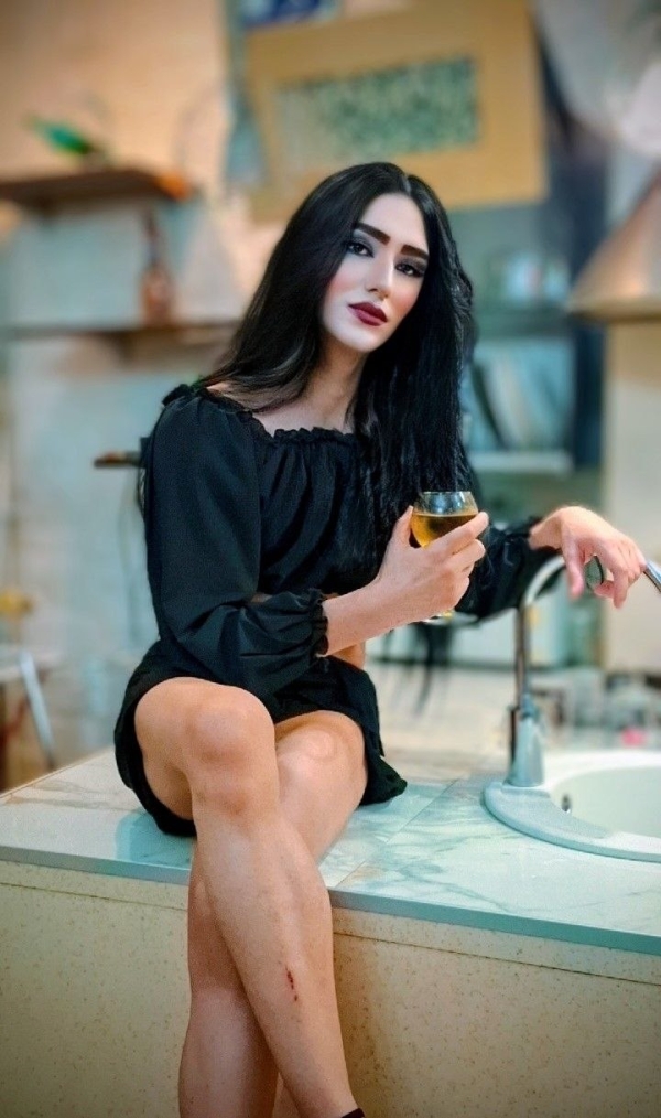 Транссексуалка Амира