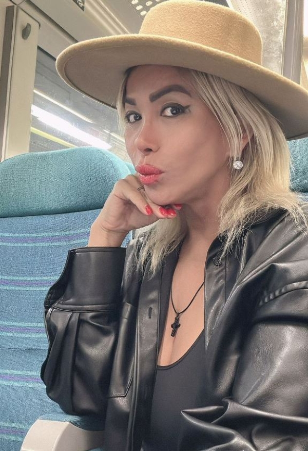 транс девушка латиноамериканка