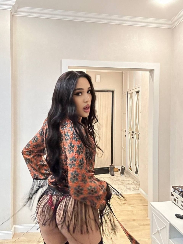 Транссексуалка Заринка