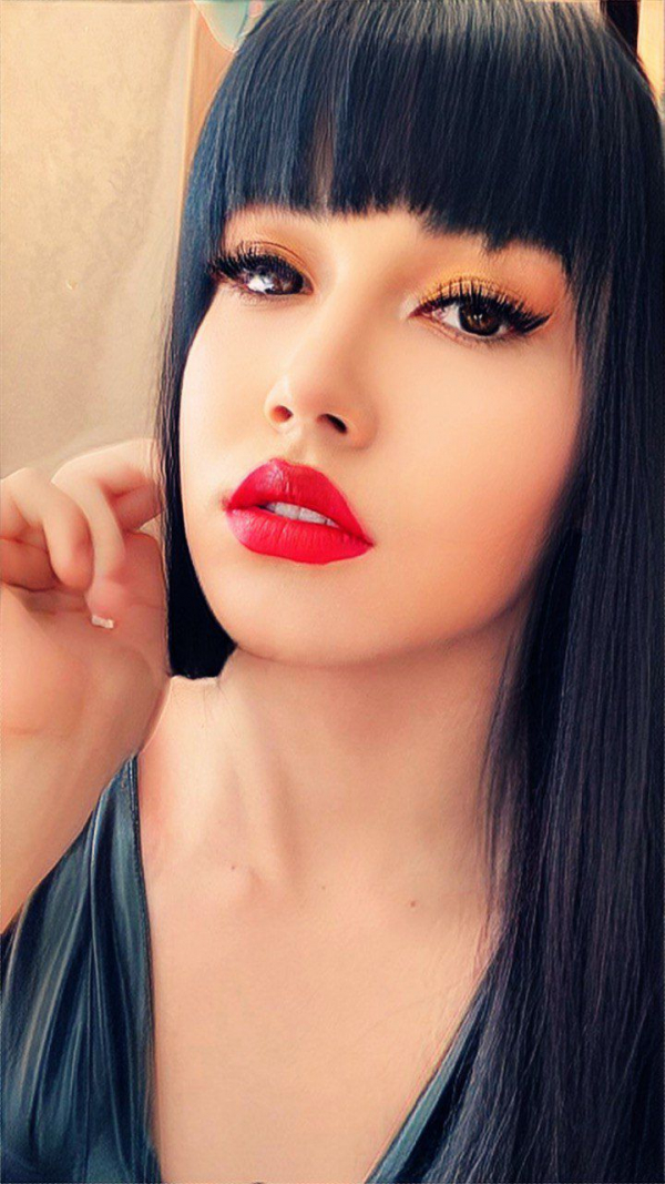 Транссексуалка Карина