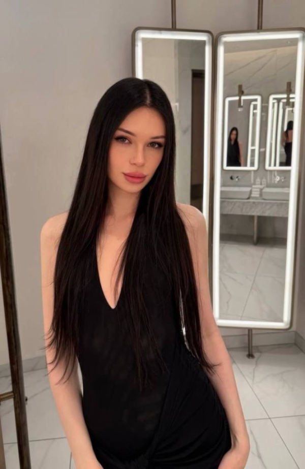 Транссексуалка Адель