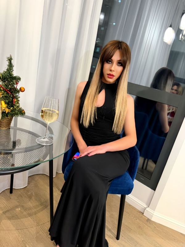 Транссексуалка Аделина